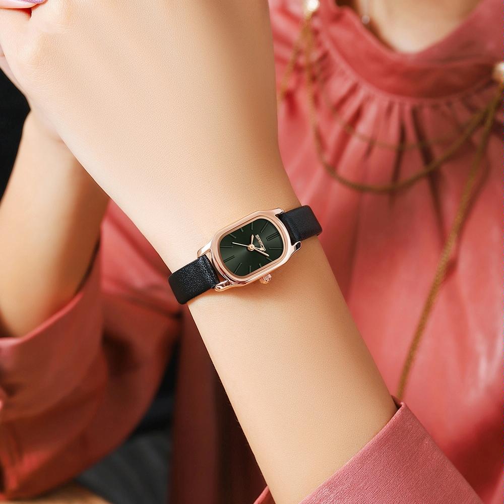 Waterproof Women Quartz Watch with Mini Dial and Steel Band - Maroon