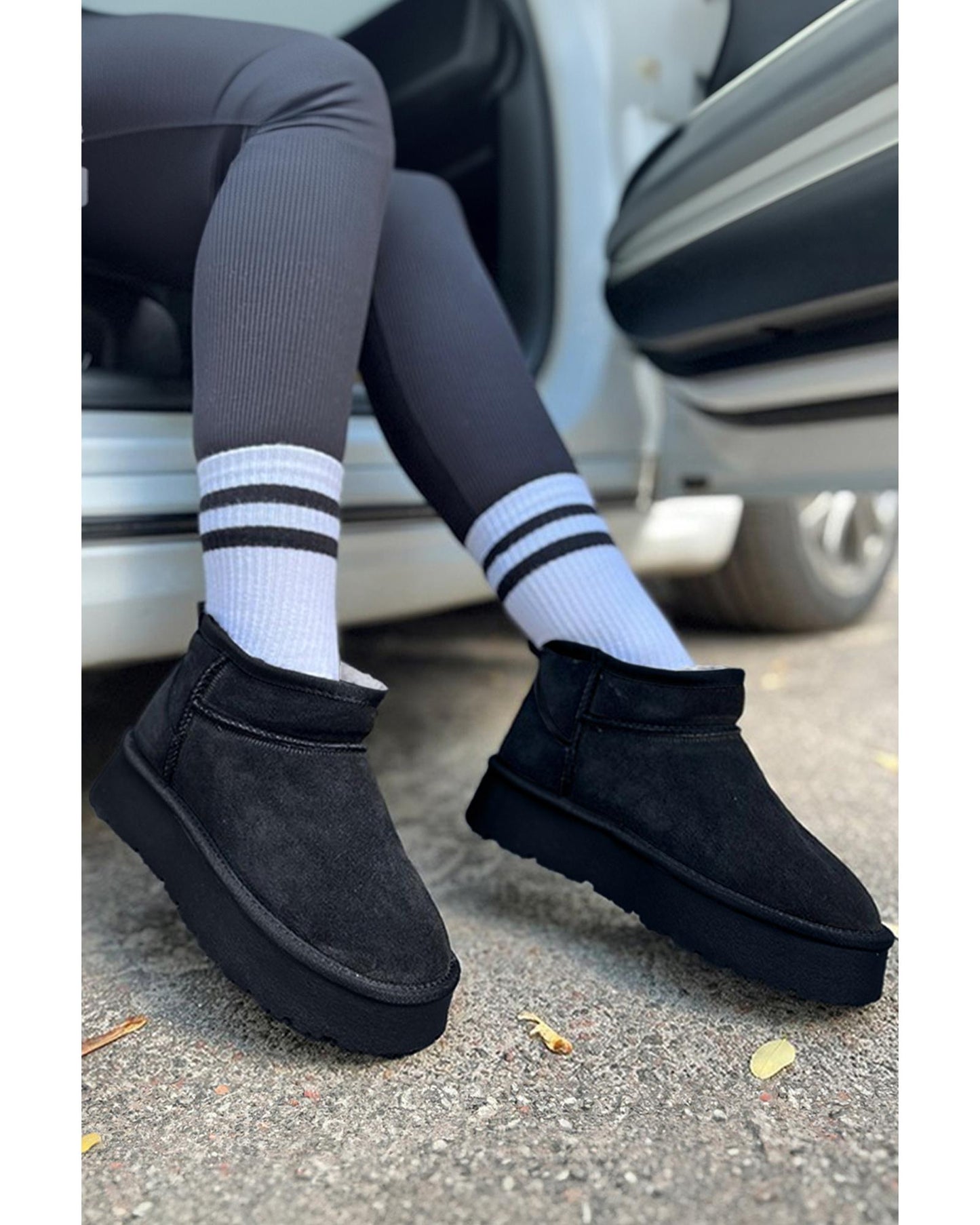 Black Faux Fur Lined Suede Ankle Snow Boots - 41 EU