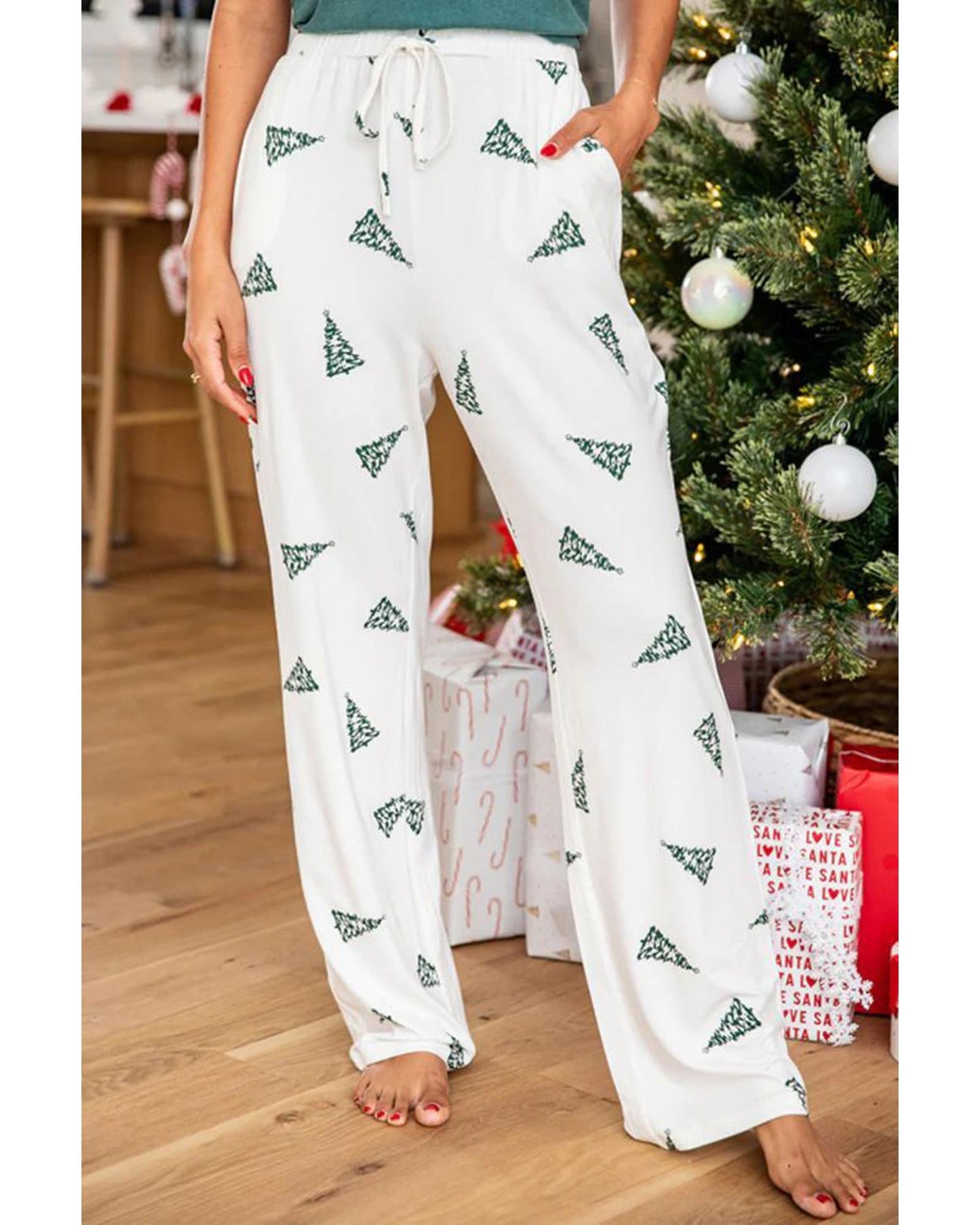 Skobeloff Christmas Tree Print Tee and Pants Lounge Set - M